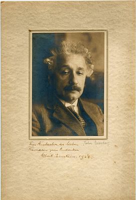 SCIENCE - Albert Einstein (Ulm 1879 - Princeton 1955) - Beautiful photographic portrait with