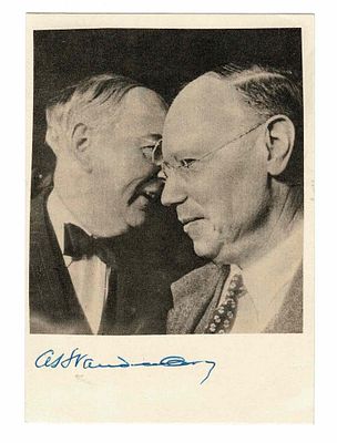 HISTORY - VANDENBERG Arthur (1894 - 1951) - Signed printed photograph
