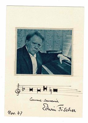 MUSIC - FISCHER Edwin (1886 - 1960) - Photograph with autograph musical quotation signed