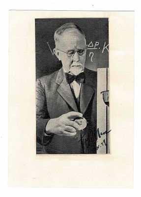 SCIENCE AND MEDICINE - HESS Walter Rudolf (1881 - 1973) - Photograph with autograph signature